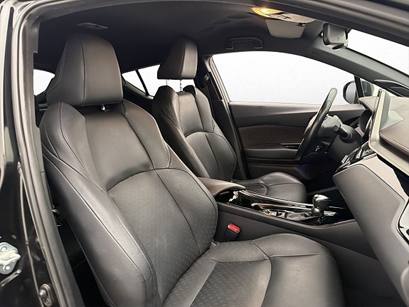 Toyota C-HR 24 of 30