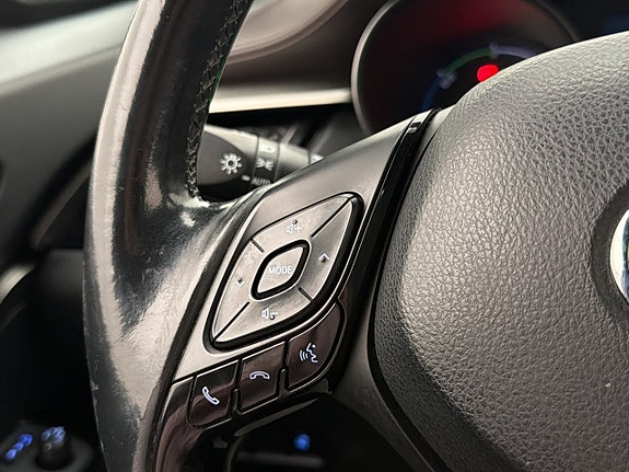 Toyota C-HR 15 of 30