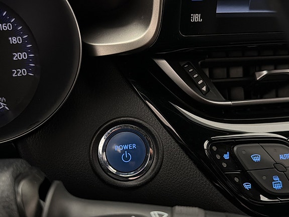 Toyota C-HR 19 of 30