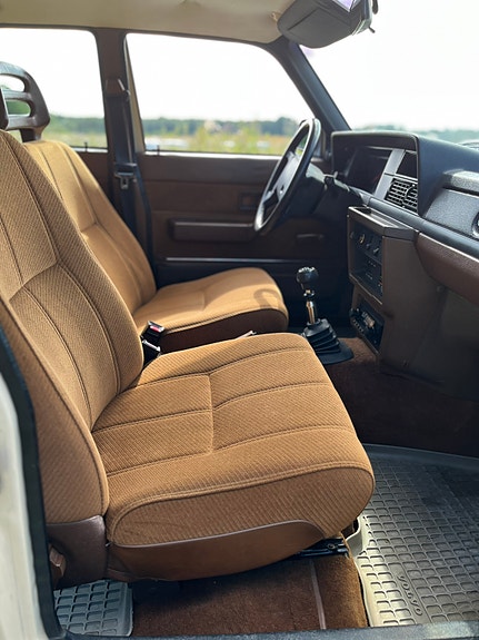 Volvo 240 5 of 8