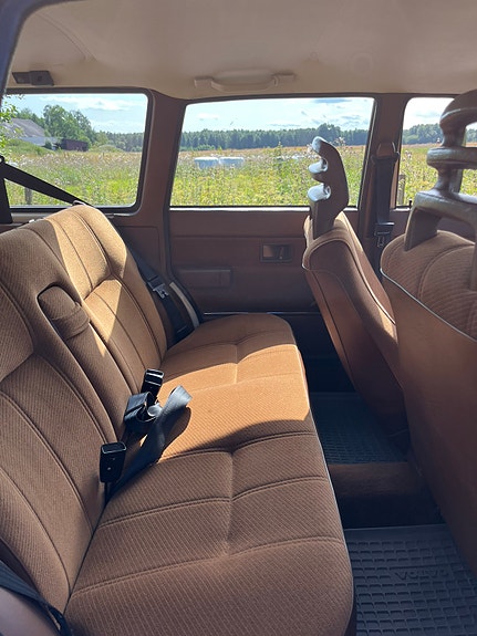 Volvo 240 6 of 8