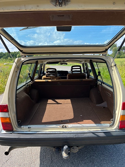 Volvo 240 7 of 8
