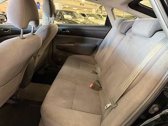 Toyota Prius 11 of 18