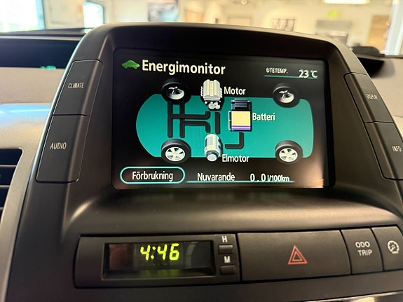 Toyota Prius 16 of 18