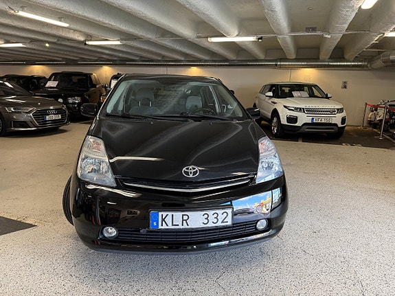 Toyota Prius 7 of 18