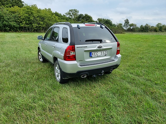 Kia Sportage 2 of 3