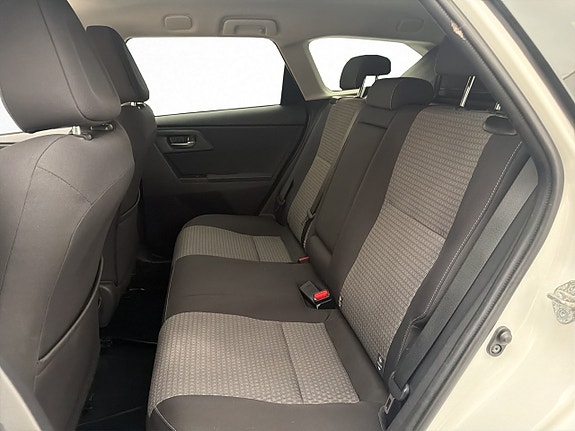 Toyota Auris 24 of 29