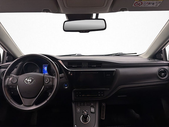 Toyota Auris 12 of 29