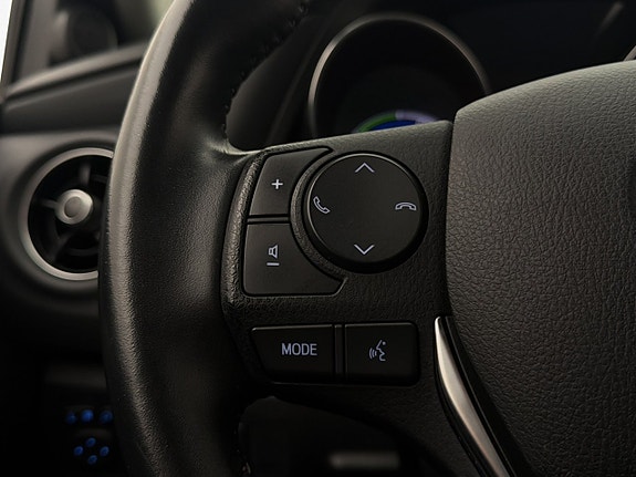 Toyota Auris 15 of 29