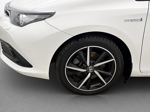 Toyota Auris 28 of 29