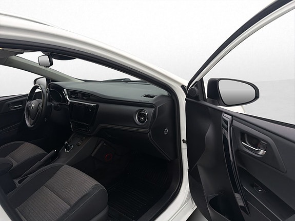 Toyota Auris 23 of 29