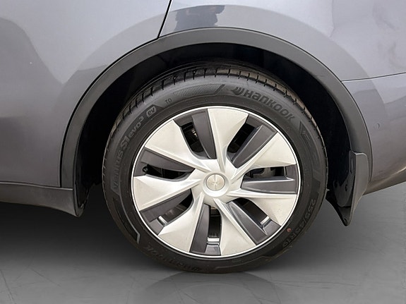 Tesla Model Y 30 of 30