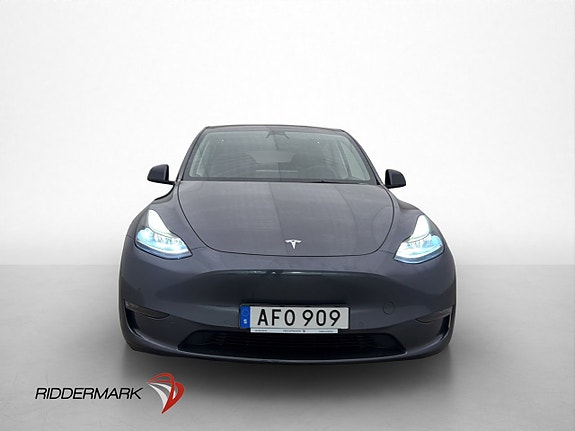 Tesla Model Y 3 of 30