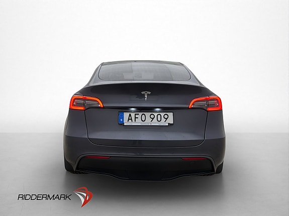 Tesla Model Y 6 of 30