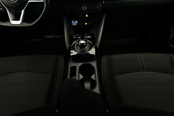 Nissan Leaf 9 of 23