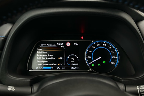 Nissan Leaf 18 of 23