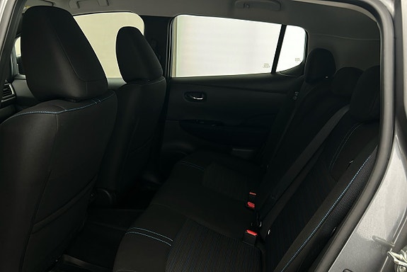 Nissan Leaf 13 of 23