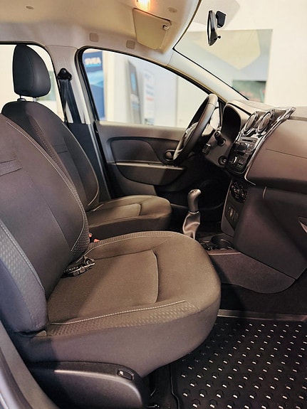 Dacia Sandero 18 of 19
