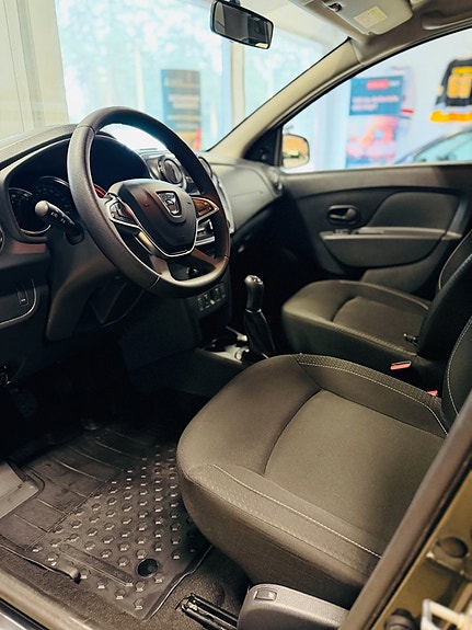 Dacia Sandero 9 of 19