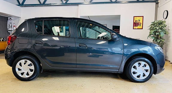 Dacia Sandero 8 of 19