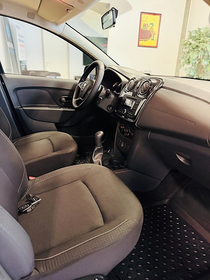 Dacia Sandero 17 of 19