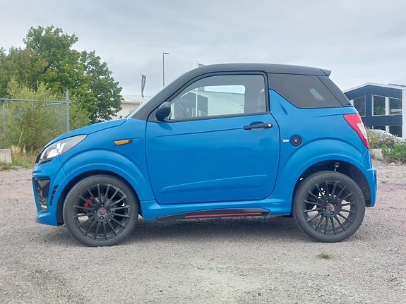 Ligier JS50 Progress 3 of 12