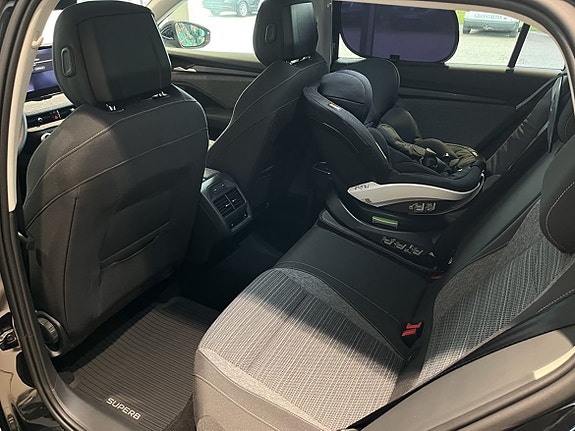 Skoda Superb 4 of 13