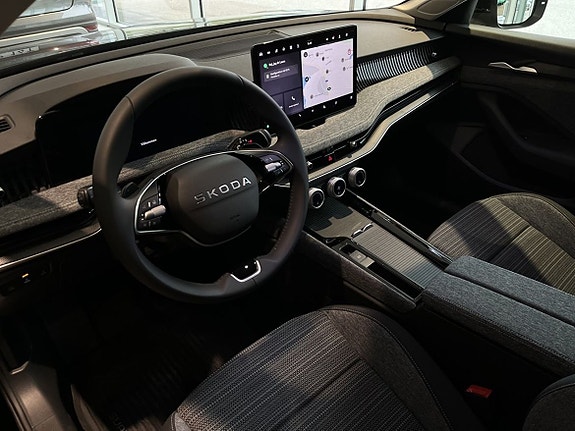 Skoda Superb 5 of 13