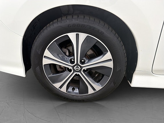Nissan Leaf 23 of 26