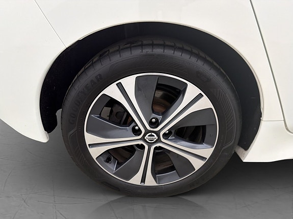 Nissan Leaf 25 of 26