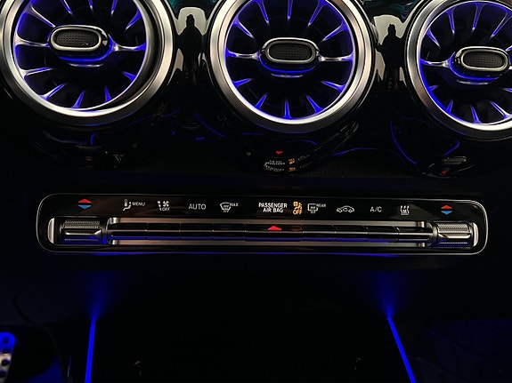Mercedes-Benz EQB350 28 of 30