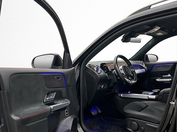 Mercedes-Benz EQB350 11 of 30