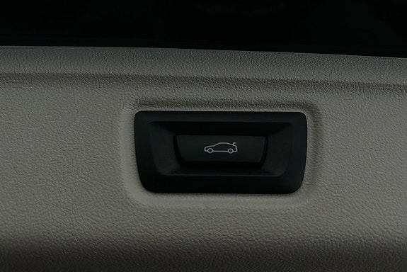BMW 330e 15 of 23
