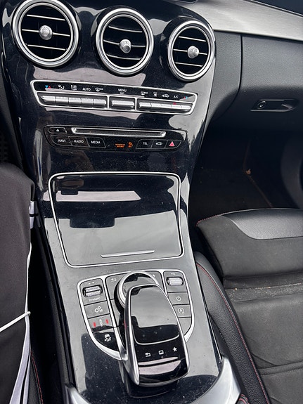 Mercedes-Benz C450 17 of 23