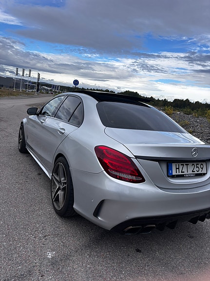 Mercedes-Benz C450 4 of 23