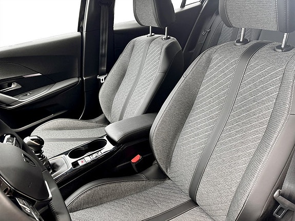 Peugeot 2008 5 of 15