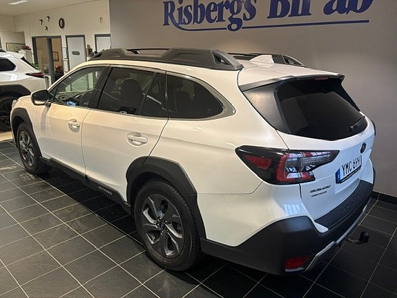 Subaru Outback 4 of 16