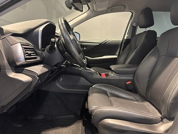 Subaru Outback 8 of 16