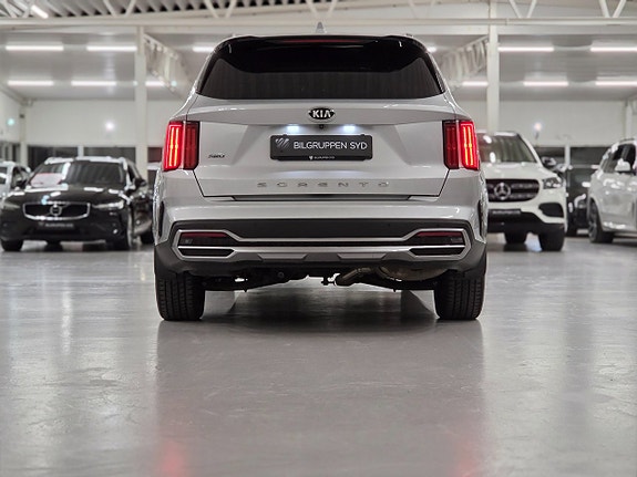 Kia Sorento 5 of 30