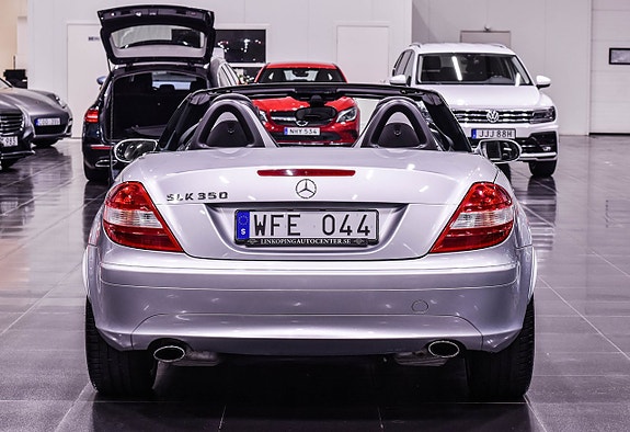 Mercedes-Benz SLK350 9 of 13