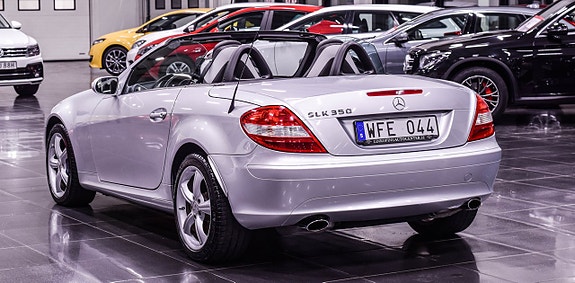 Mercedes-Benz SLK350 10 of 13