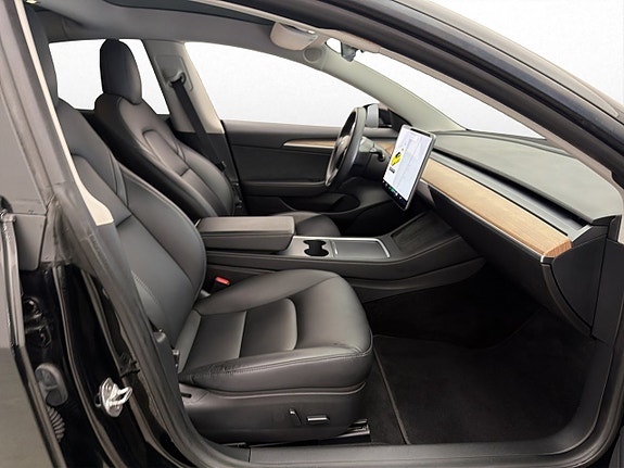Tesla Model 3 26 of 30