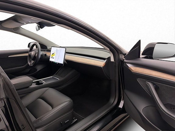 Tesla Model 3 27 of 30