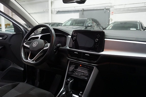 Volkswagen T-Roc 26 of 30