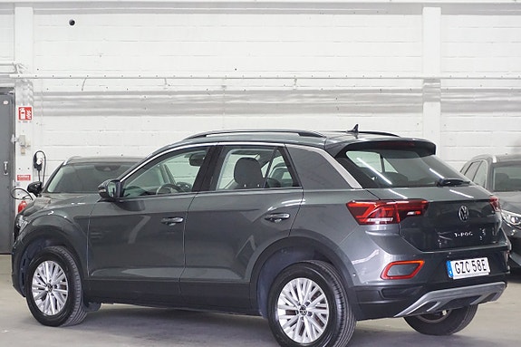 Volkswagen T-Roc 3 of 30