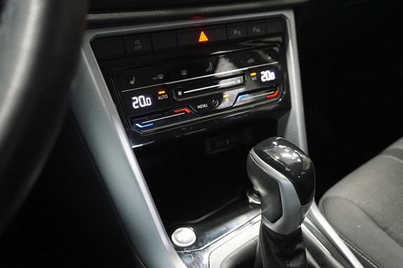 Volkswagen T-Roc 19 of 30