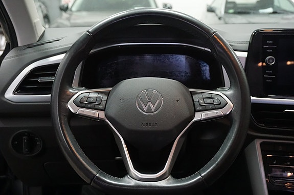 Volkswagen T-Roc 13 of 30
