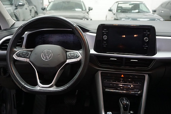 Volkswagen T-Roc 12 of 30