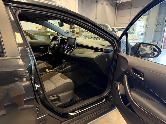 Toyota Corolla 18 of 26