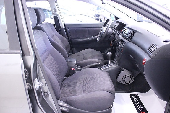 Toyota Corolla 16 of 25